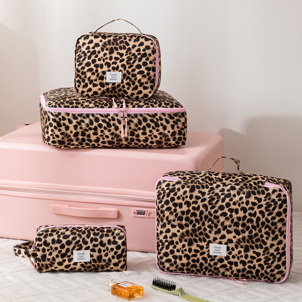 Trousse de maquillage léopard, - Travel Accessories Comfort avis et prix
